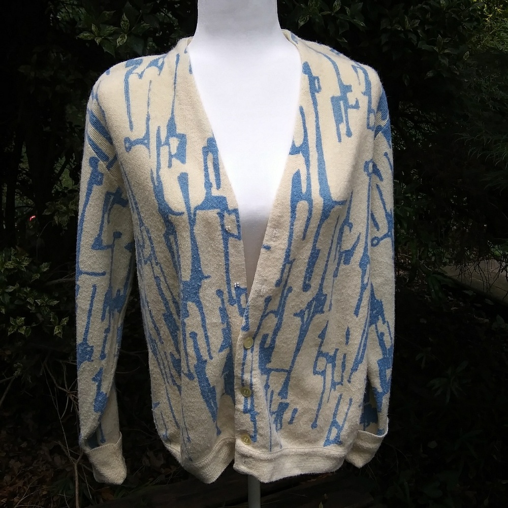 Vintage IZOD cardigan. Blue and cream. Size M